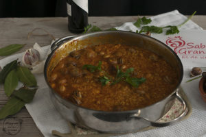 Arroz con caracoles en elaboración - Sabor Granada