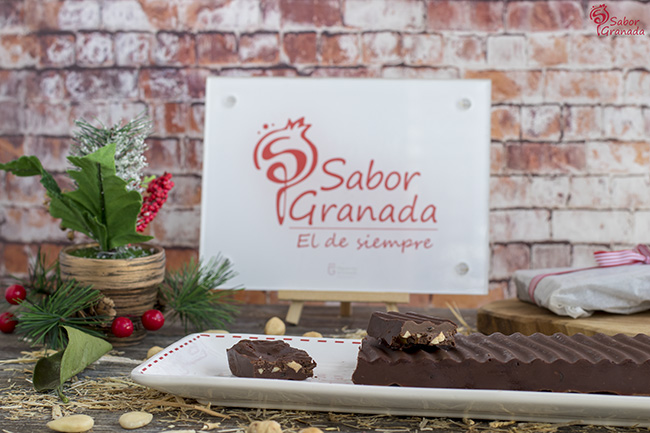Receta para hacer turrón de chocolate y frutos secos con kumquat - Sabor Granada