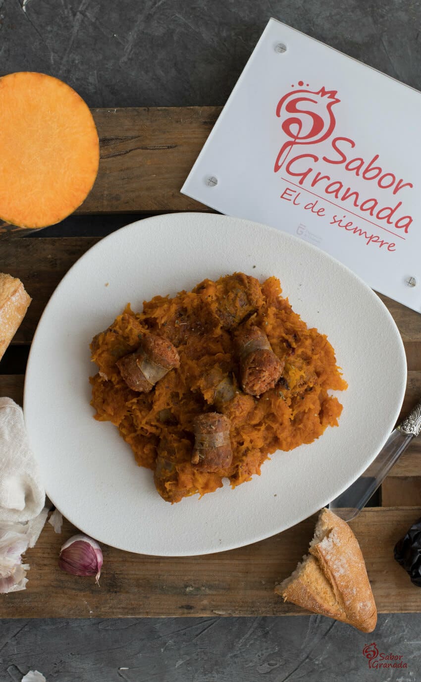 Presentación del plato Calabaza frita con chorizo - Sabor Granada