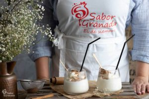 Presentación de la receta de leche rizada. Receta de postre con leche - Sabor Granada