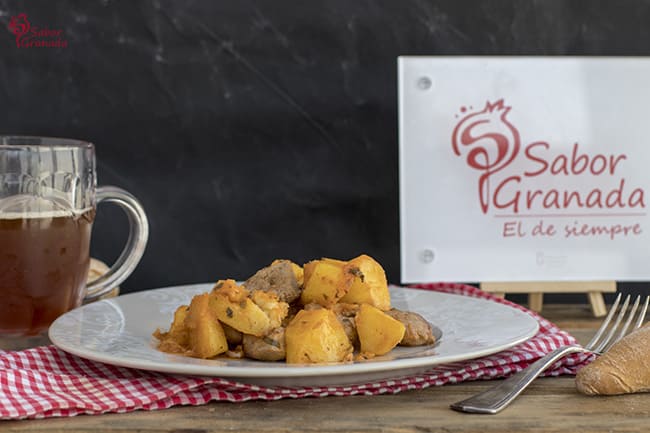 Receta para hacer Solomillo con patatas en adobo - Sabor Granada