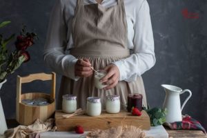 Presentación de yogures caseros - Sabor Granada