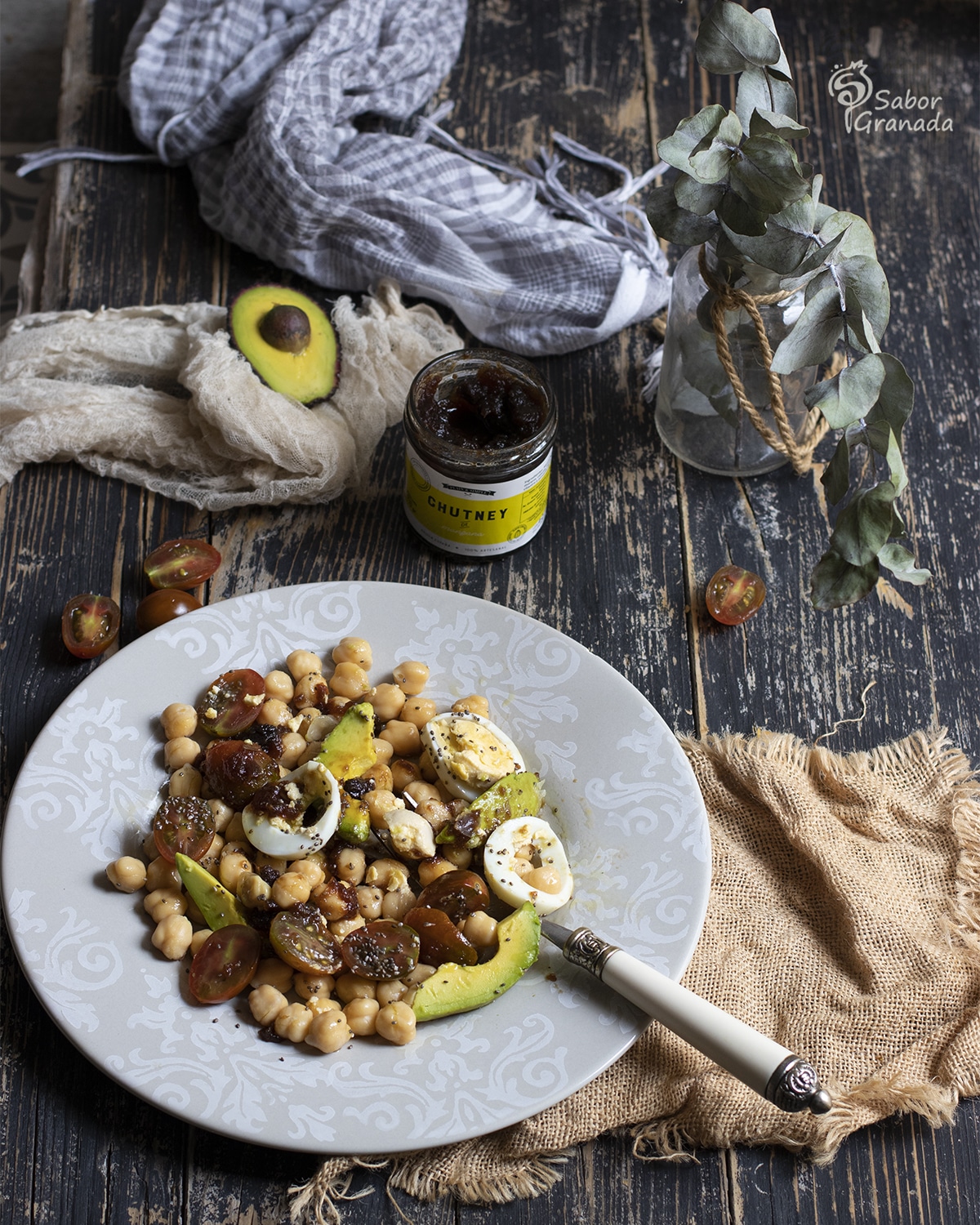 Receta de ensalada de garbanzos con chutney de manzana - Sabor Granada