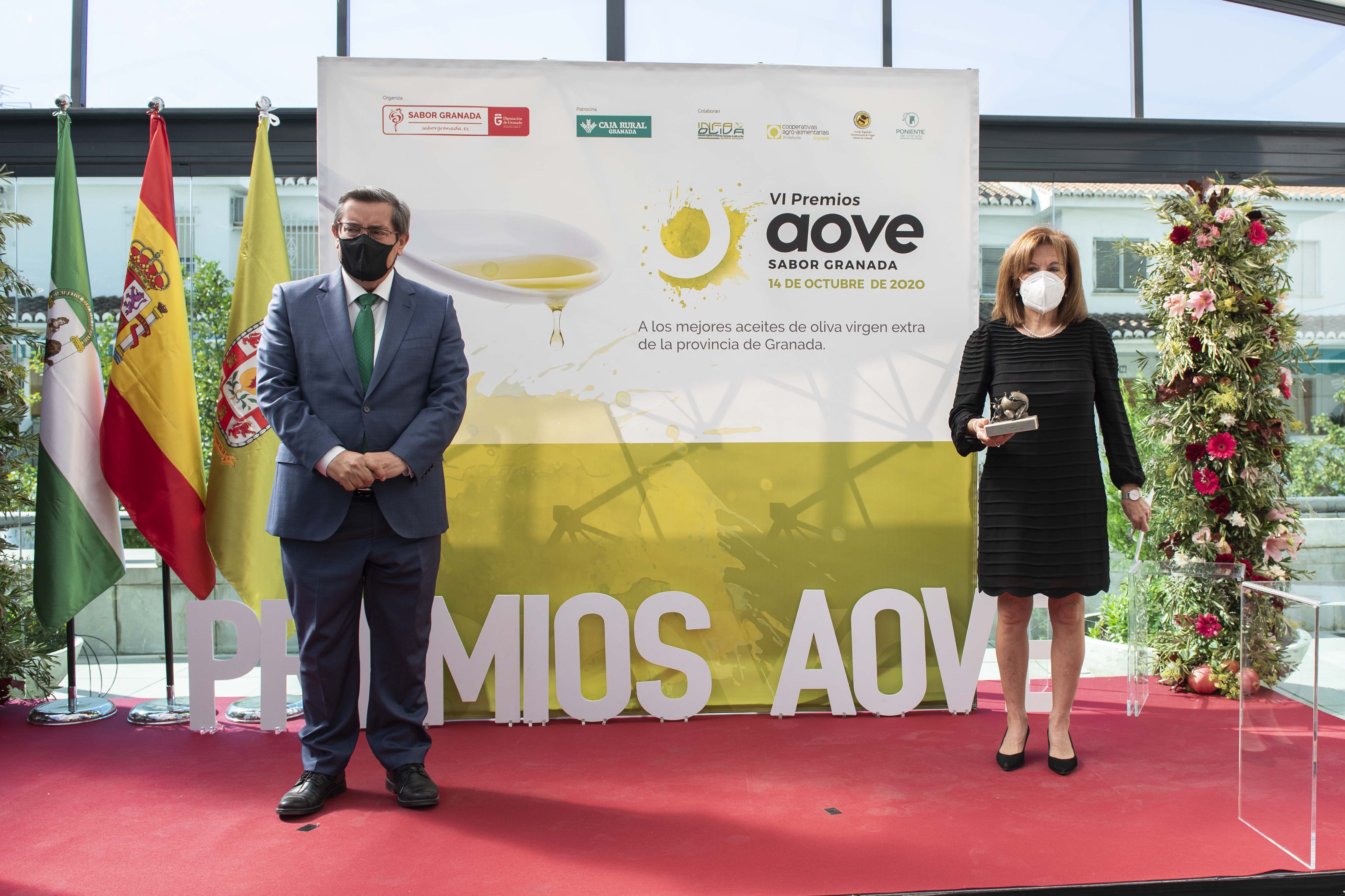 El Presidente de la Diputación de Granada, José Entrena, durante la entrega de los Premios AOVE Sabor Granada 2020