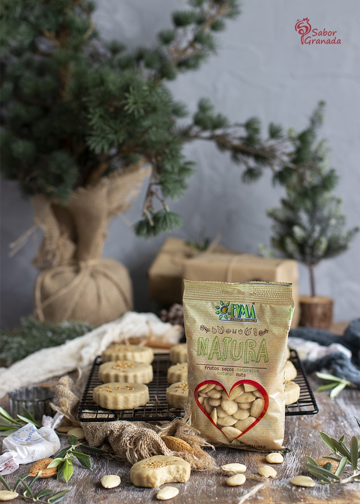 Almendras crudas de EYMA para hacer polvorones de almendra y AOVE - Sabor Granada