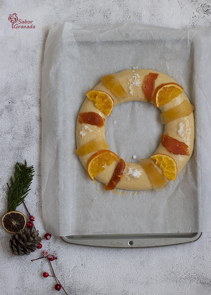 Elaboración de roscón de reyes en proceso - Sabor Granada