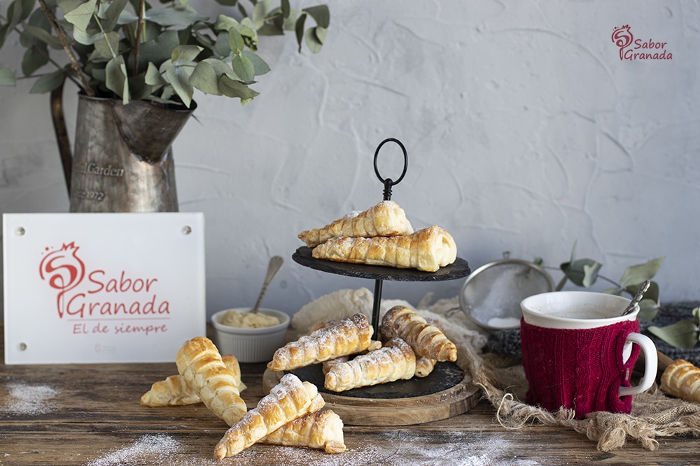 Receta para hacer canutillos rellenos de crema pastelera - Sabor Granada