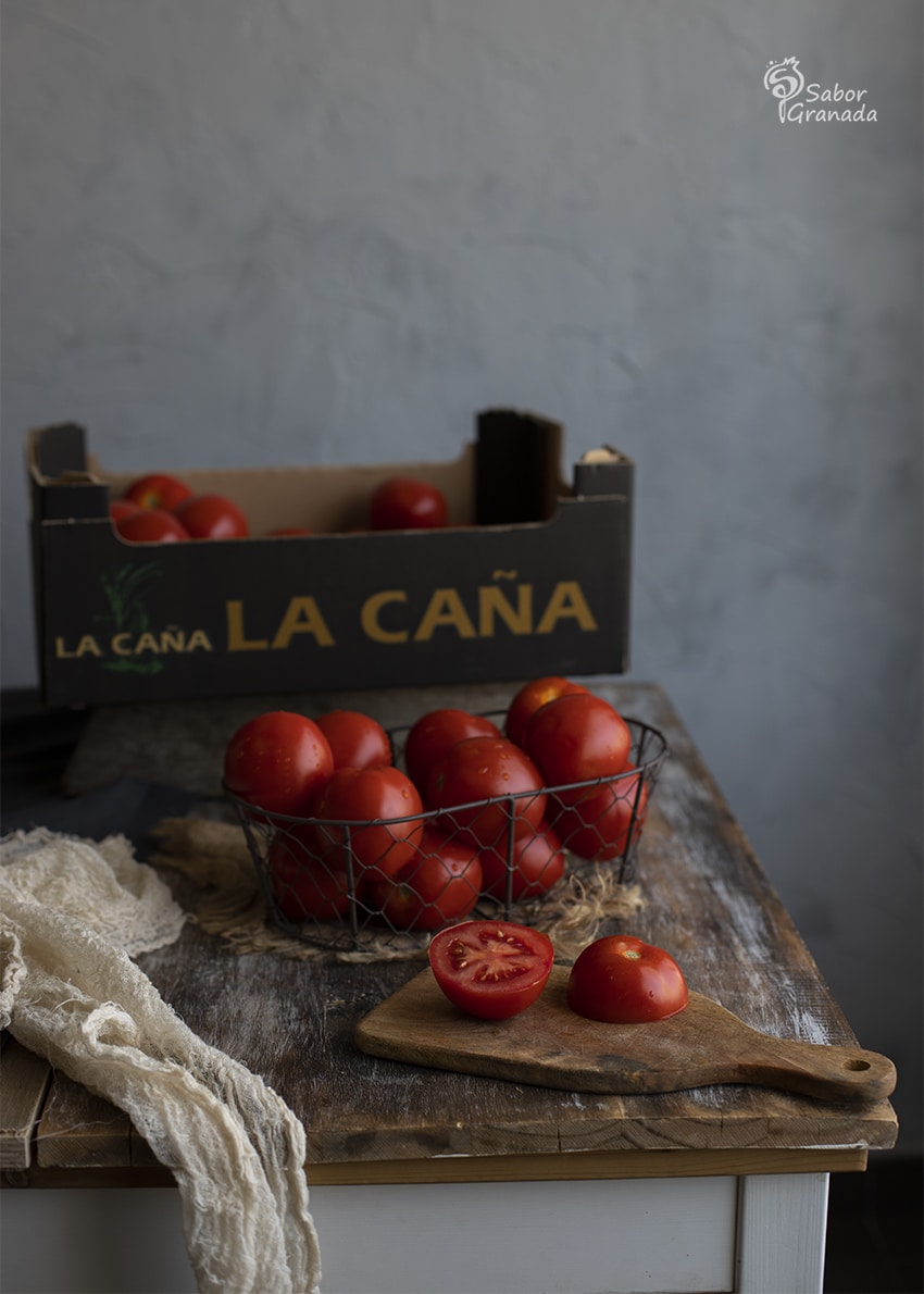 Tomates La Caña para hacer el carpaccio de tomate con anchoas y pistachos - Sabor Granada