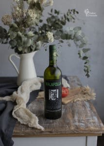 Vino blanco Malafollá de Bodegas Cuatro Vientos para maridar el carpaccio de tomate con anchoas y pistachos - Sabor Granada