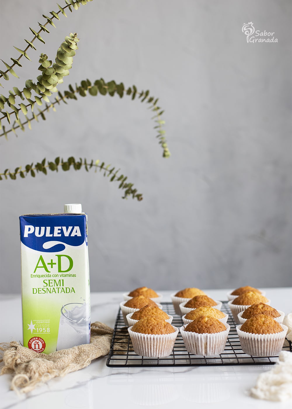 Leche Puleva para hacer las magdalenas de AOVE y limón - Sabor Granada