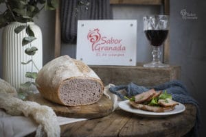 Receta para hacer un pan de vino tinto - Sabor Granada