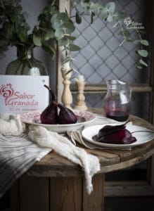 Peras acompañadas de la reducción de vino - Sabor Granada