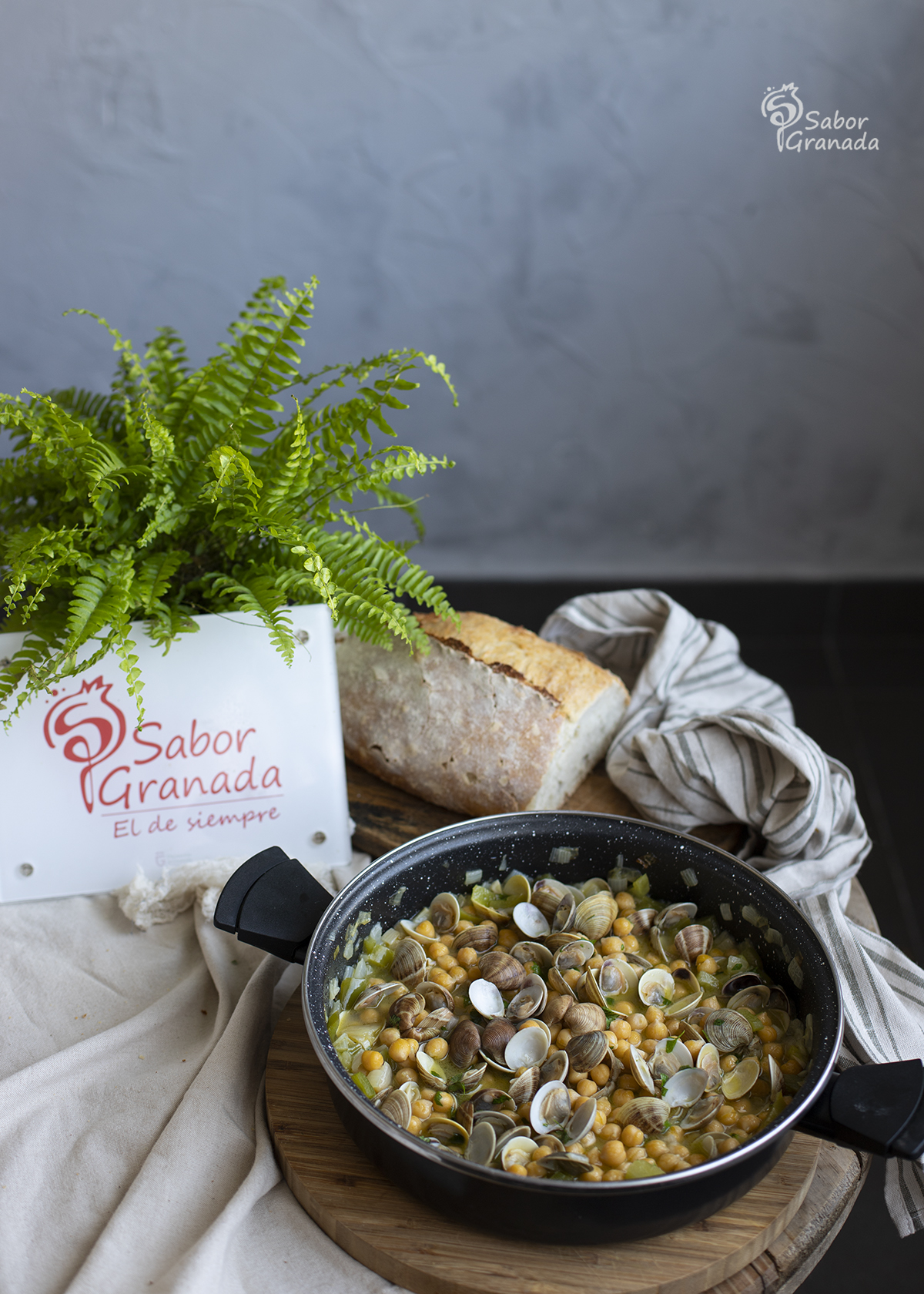 Garbanzos con almejas - Sabor Granada