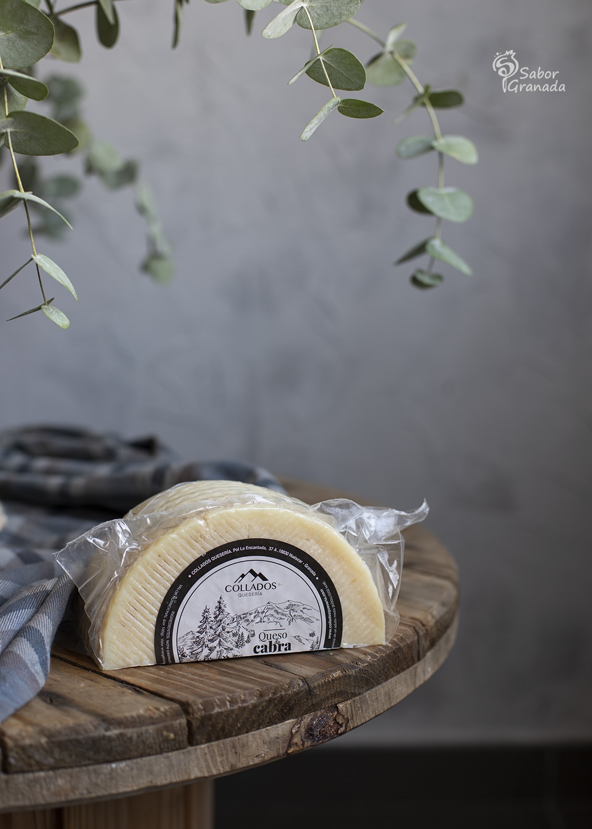 Queso de cabra de Collados Quesería para hacer una trenza de hojaldre rellena - Sabor Granada